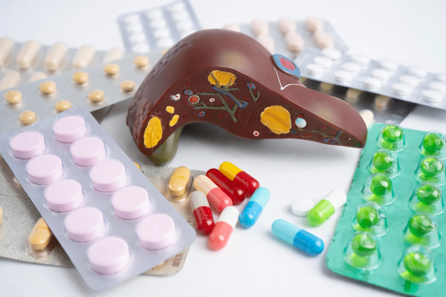 Fettleber Medikamente 2026: Neue Therapien & Wirkstoffe im Überblick